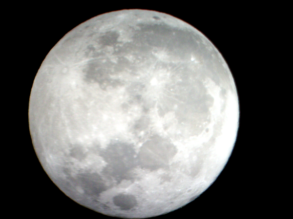 Full Moon photo (taken 2011-03-19, ca. 20:30 CET), may be one of my best yet